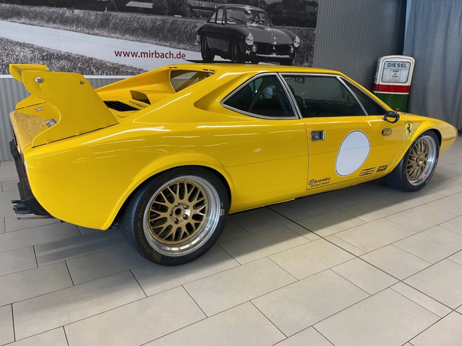 308-gt4-rennwagen_4.jpg
