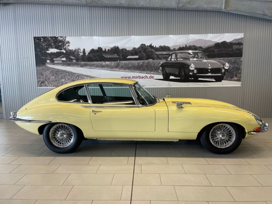 e-type-s-i-42-22-coupe-pale-primerose-yellow_4.jpg