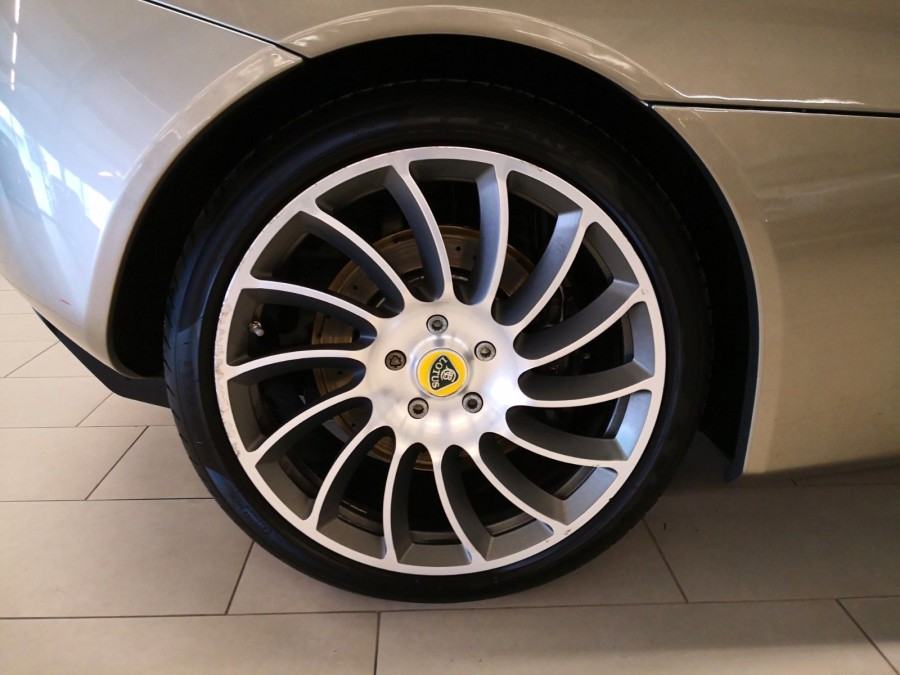 evora-einzigartige-farbkombination-one-off_10.jpg