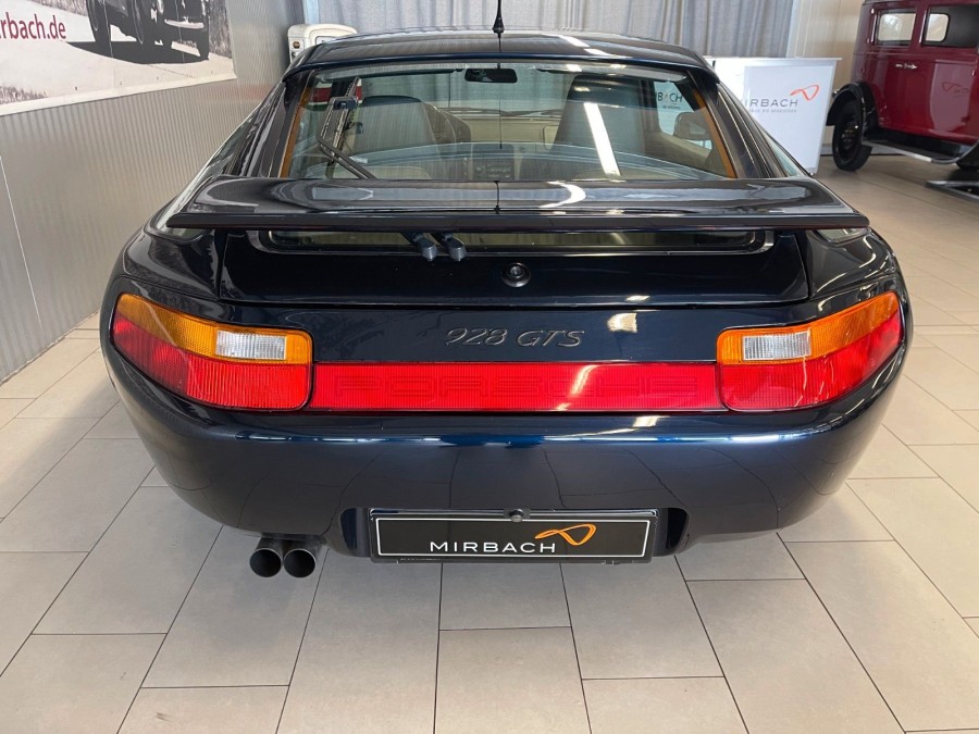 928-gts_6.jpg