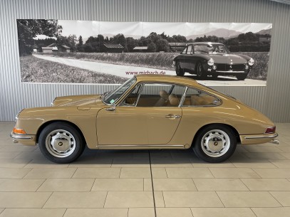 Porsche 911 SWB Coupe - F Modell